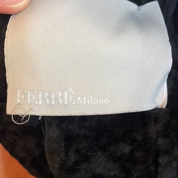 Black shearling jacket by Ferre from Belgrade, Serbia - Picture 9 of 12